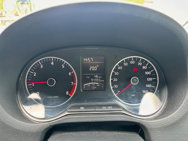 2010 VOLKSWAGEN POLO