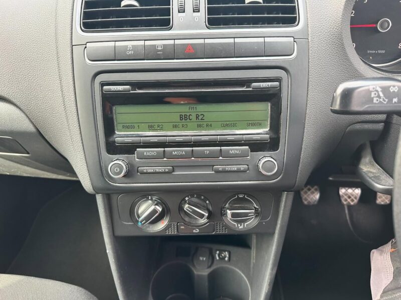 2010 VOLKSWAGEN POLO