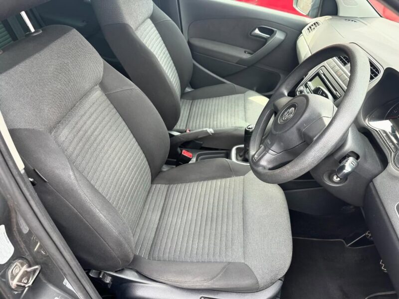 2010 VOLKSWAGEN POLO