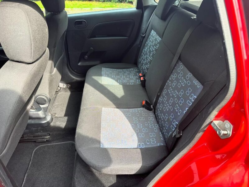 2004 FORD FIESTA