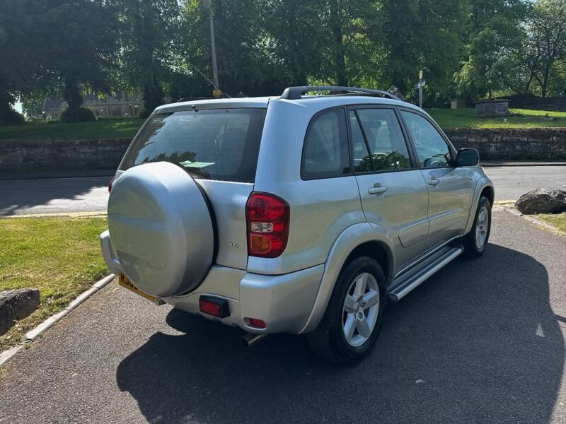 2004 TOYOTA RAV-4