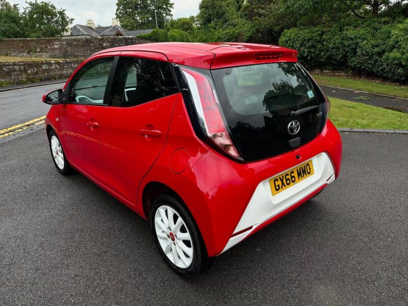 2016 TOYOTA AYGO
