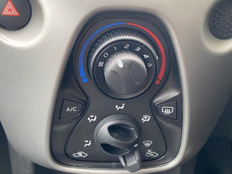 2017 TOYOTA AYGO