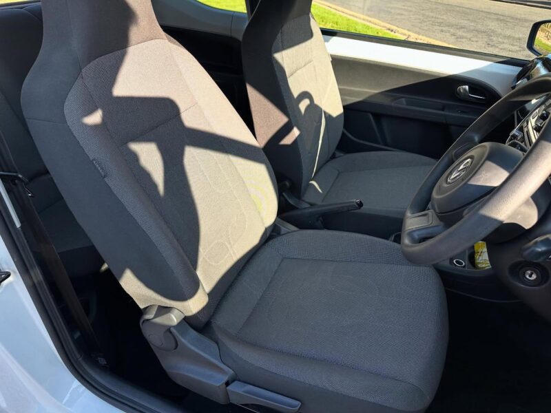2013 VOLKSWAGEN UP