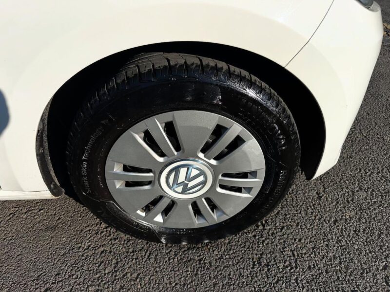 2013 VOLKSWAGEN UP