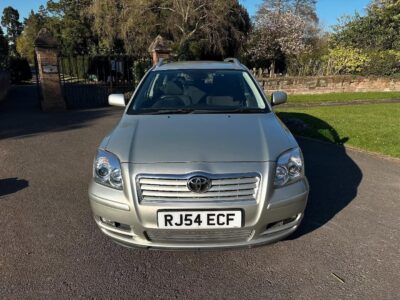 2004 TOYOTA AVENSIS
