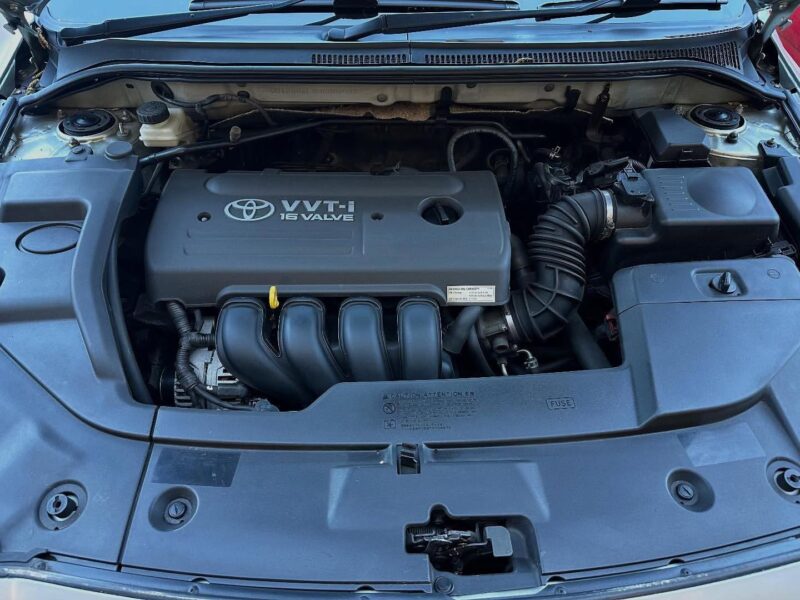 2004 TOYOTA AVENSIS