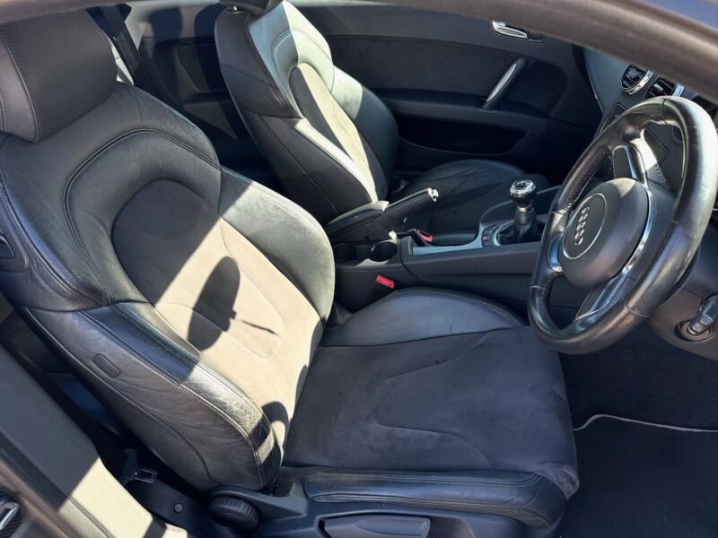 2011 AUDI TT