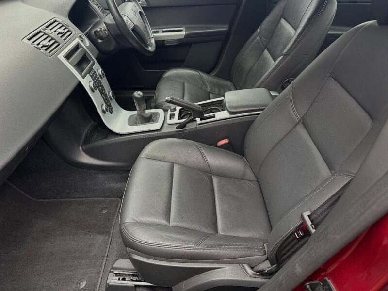 2012 VOLVO S40