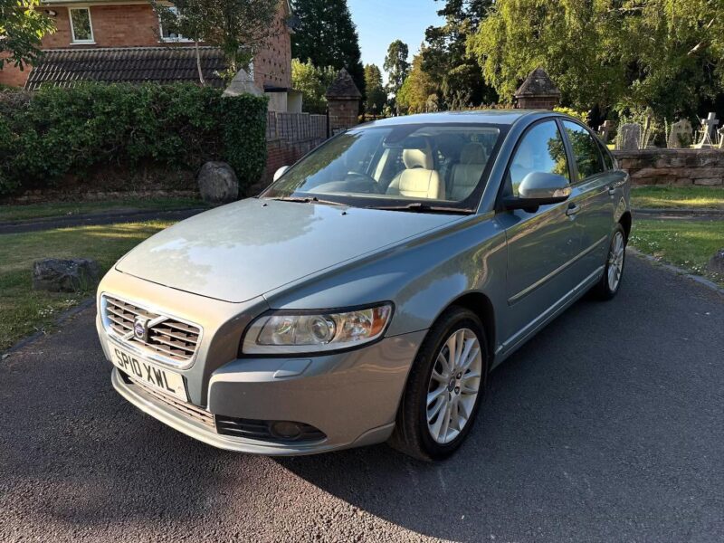 2010 VOLVO S40