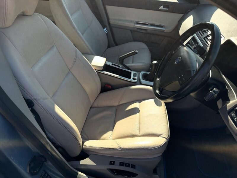 2010 VOLVO S40