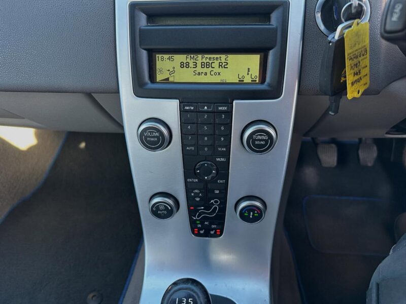 2010 VOLVO S40