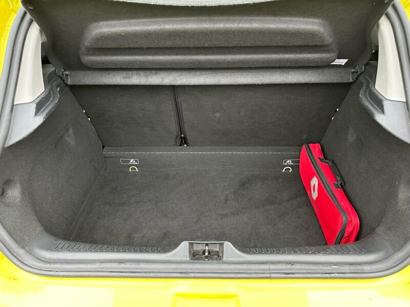 2013 RENAULT CLIO